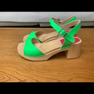 Swedish Hasbeens Low Wooden Sandals Lime Green Size 40